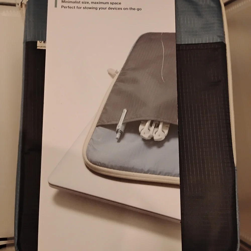 New Compact Blue Tablet Sleeve Laptop Pouch Ideal For Laptop Up to 14in Screen